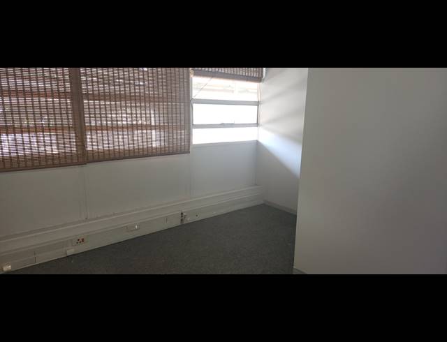 100M² OFFICE TO LET IN GLENWOOD